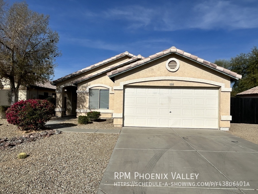 Foto principal - Open Concept 4 Bed/2 Bath W/ New Paint & N...