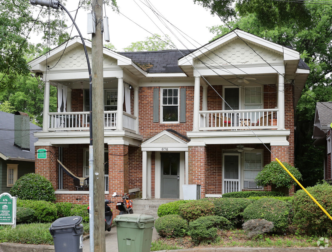 Building Photo - 676 NE Linwood Ave