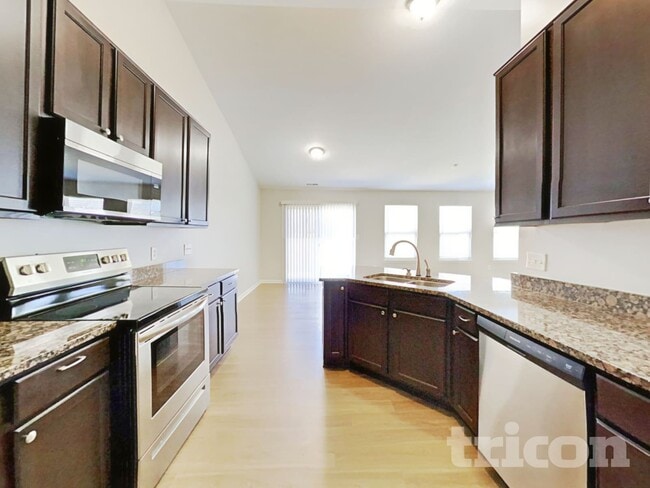 Foto del edificio - 4907 Long Iron Dr