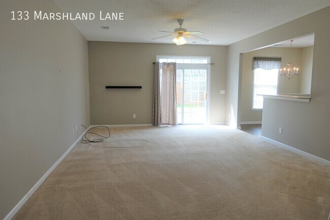 Foto del edificio - 133 Marshland Ln