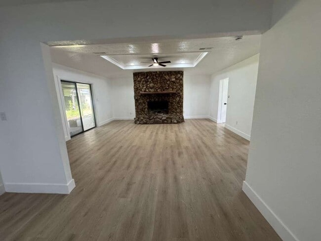 Building Photo - Gorgeous all renovated Home in Vidor, TX!.