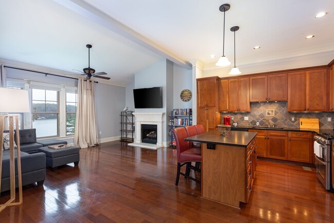 Kitchen/Living Room - 132 Shoreline View