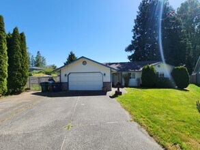 Building Photo - 14705 Meadow Rd