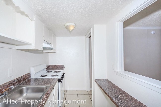 Foto del edificio - 3327 Willow Creek Dr