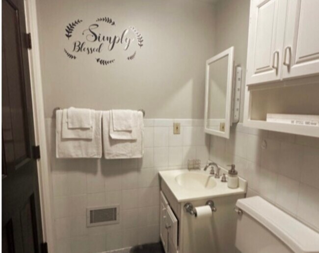 Building Photo - 80 NY-343