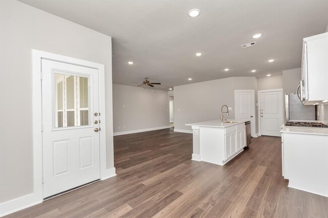 Building Photo - 10618 Cascade Crk Dr