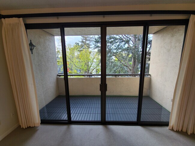 Foto del edificio - 525 Almer Rd