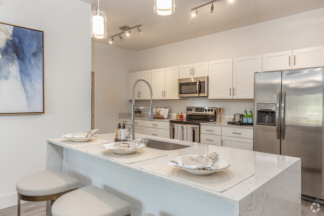 2HAB, 2BA - 1,100 ft² - City Place at Celebration Pointe