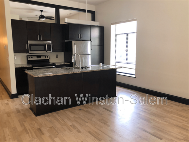 Foto del edificio - 50 West Fourth Street