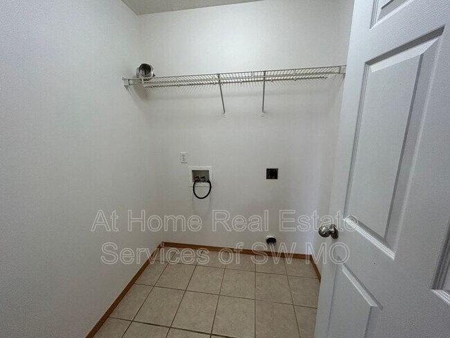 Foto del edificio - 114 Bailey Cir