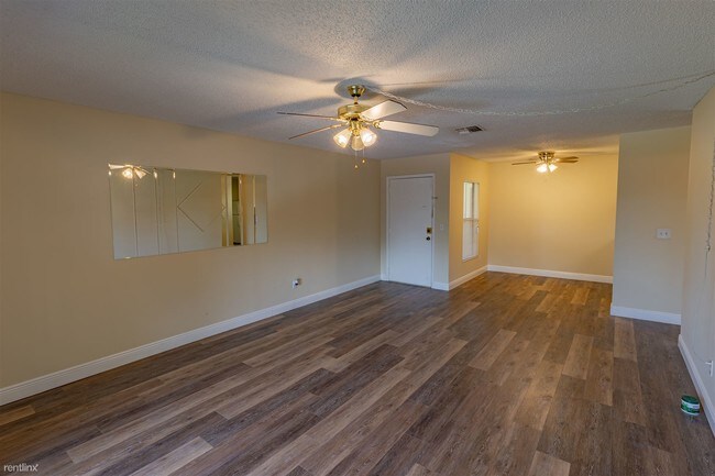 Foto del edificio - 622 Kenwick Cir