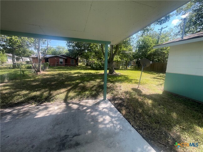 Foto del edificio - 1610 Travis Ave