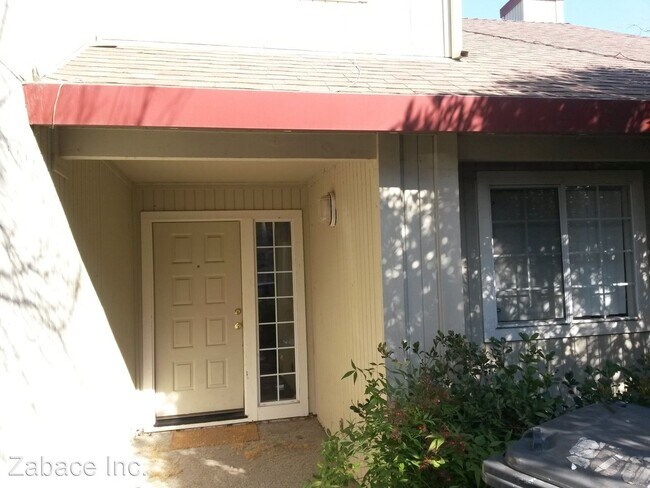 Building Photo - 4 br, 2 bath House - 2708 Sycamore Lane