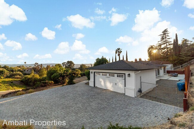 Foto del edificio - 3 br, 3 bath House - 15731 Simoni Drive
