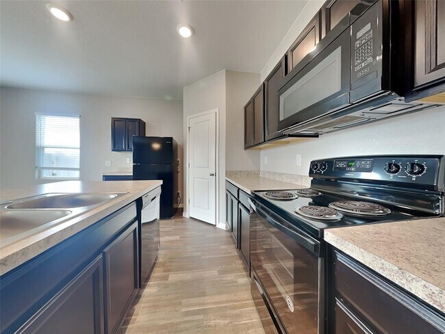 Building Photo - 100 Satsuma Ln