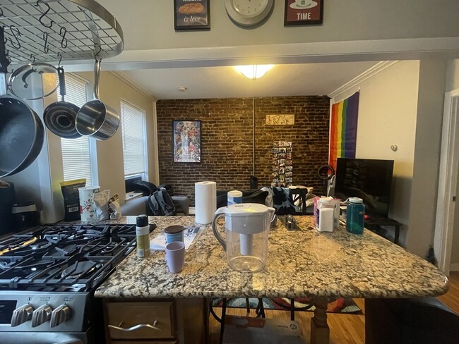 Building Photo - 8 Bowdoin St