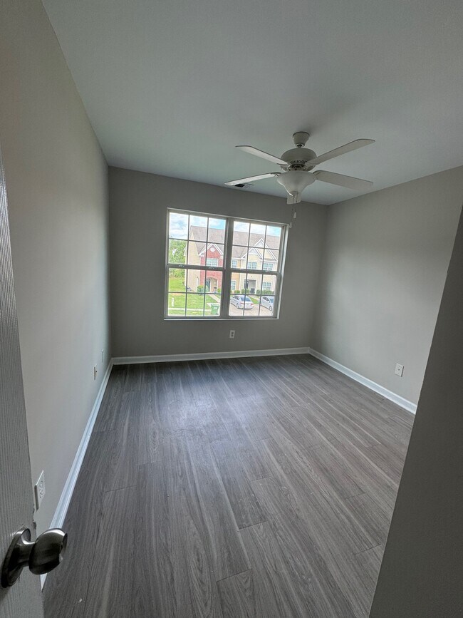 Building Photo - 1002 Mill Creek Way