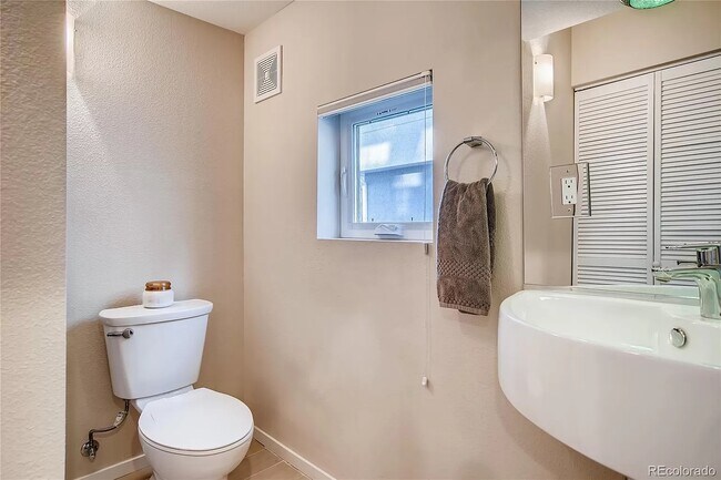 Foto del edificio - 2948 W 33rd Ave
