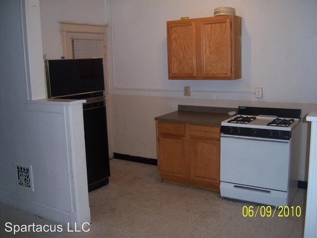 Building Photo - 2 br, 1 bath Apartment - 5516 S. Grand