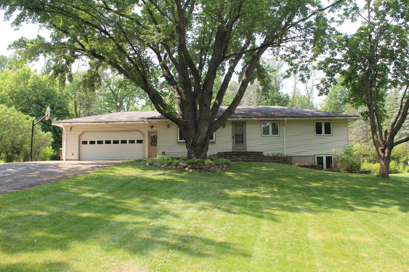 Primary Photo - 19927 Hillside Dr