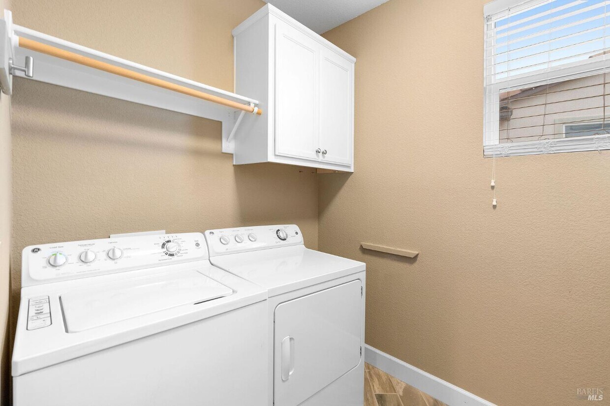 Primary Photo - 123 Alpine Dr