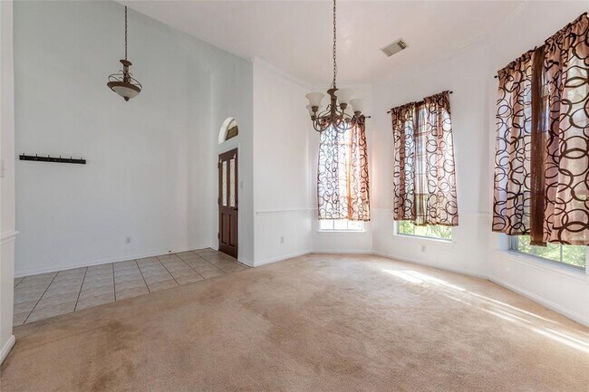 Building Photo - 718 White Ibis Ave