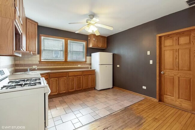 Foto del edificio - 5039 W Henderson St