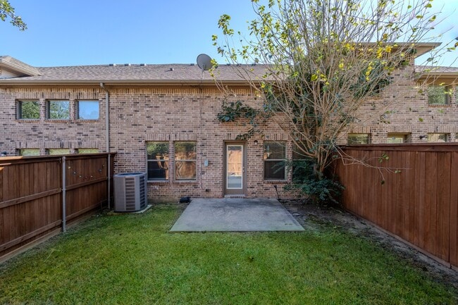 Foto del edificio - 1144 Landon Ln