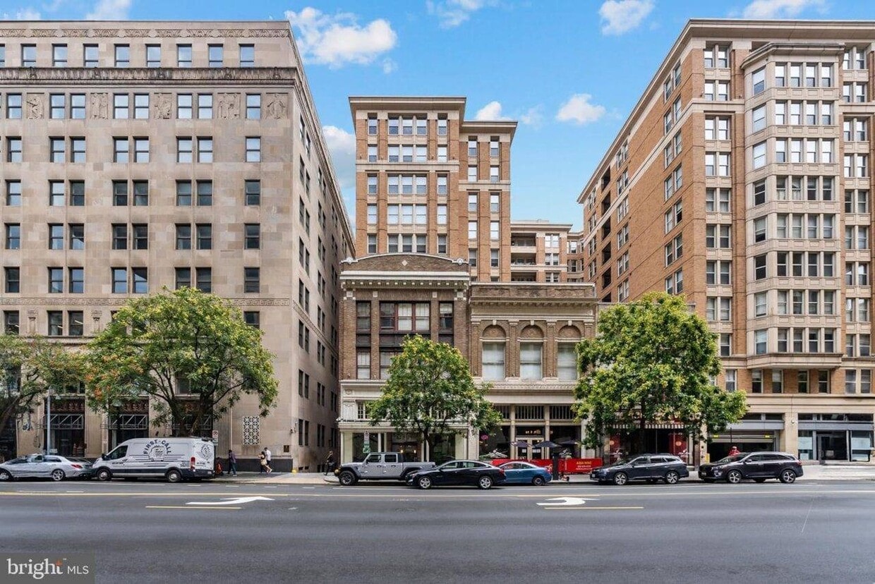 Primary Photo - 915 E St NW