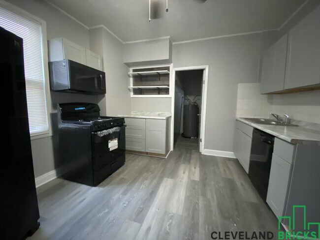 Building Photo - 2079 W 45th St