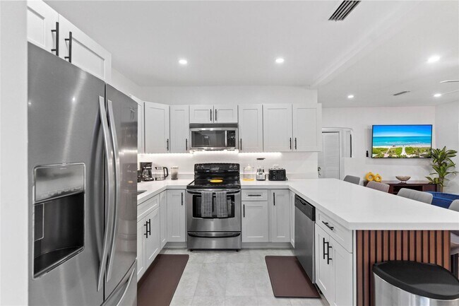 Foto del edificio - 719 NE 36th St