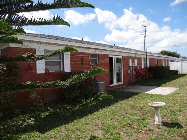 Foto del edificio - 11017 126th Ave N