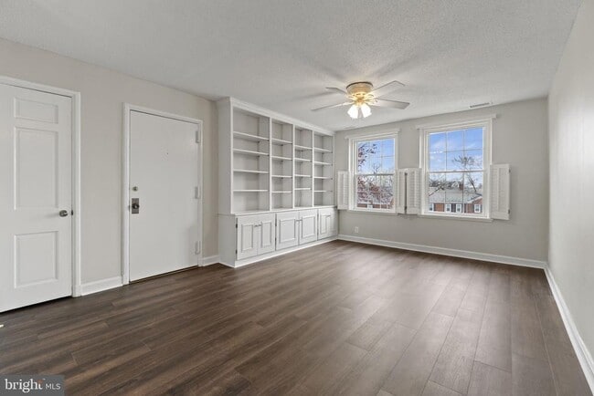 Foto del edificio - 3076 S Woodrow St