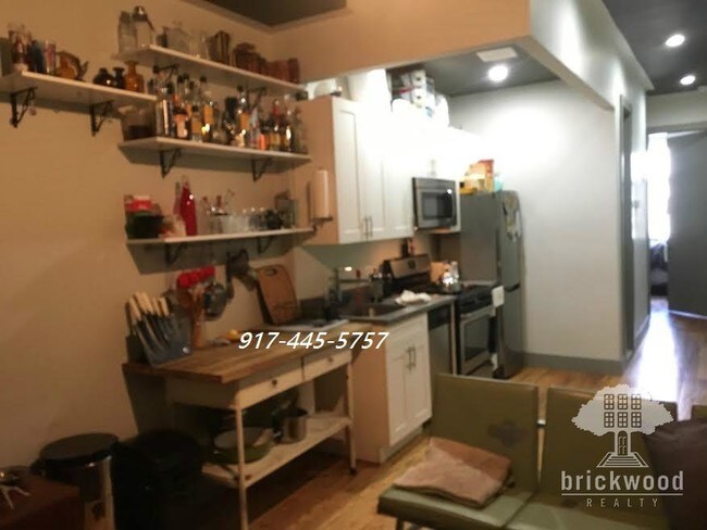 Foto del edificio - 204 Irving Ave