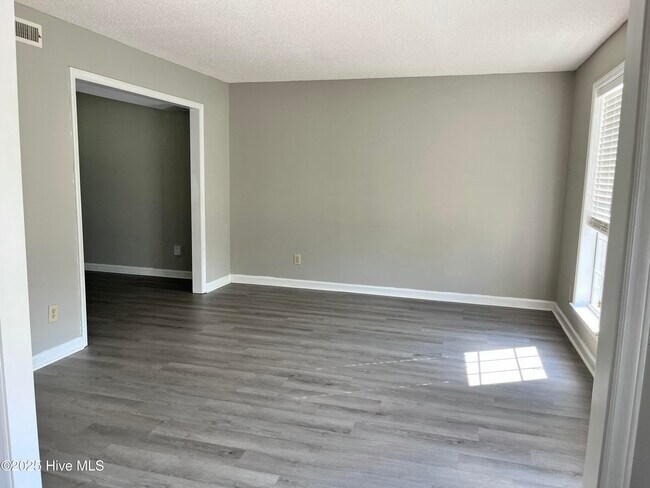 Foto del edificio - 4431 Corey Rd