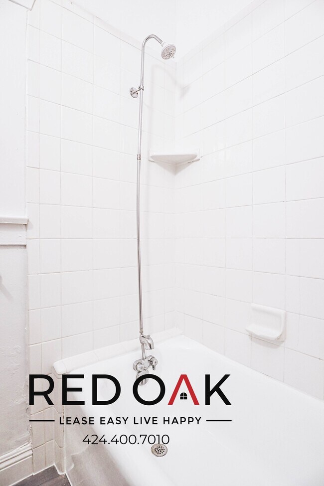 Building Photo - Bright And Spacious Remodeled Studio With ...