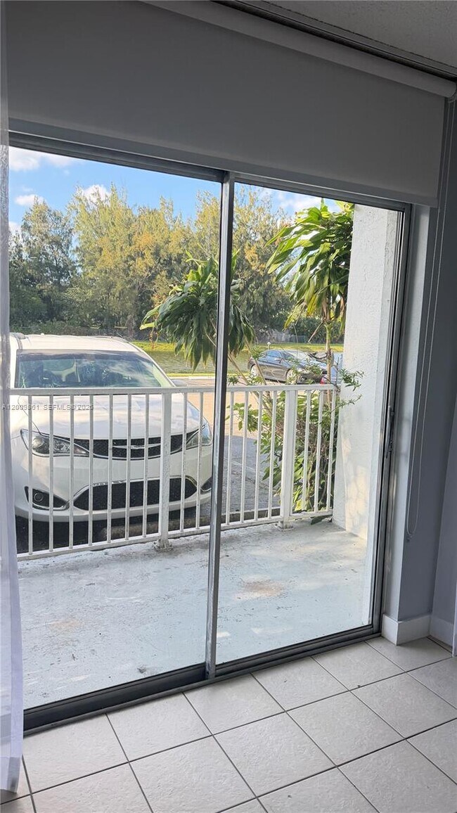 Foto del edificio - 16465 NE 22nd Ave