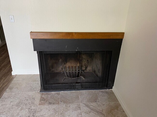 Foto del edificio - Kingsbury Greens HOA 2 bedroom 1 1/2 bath in Alta Sierra