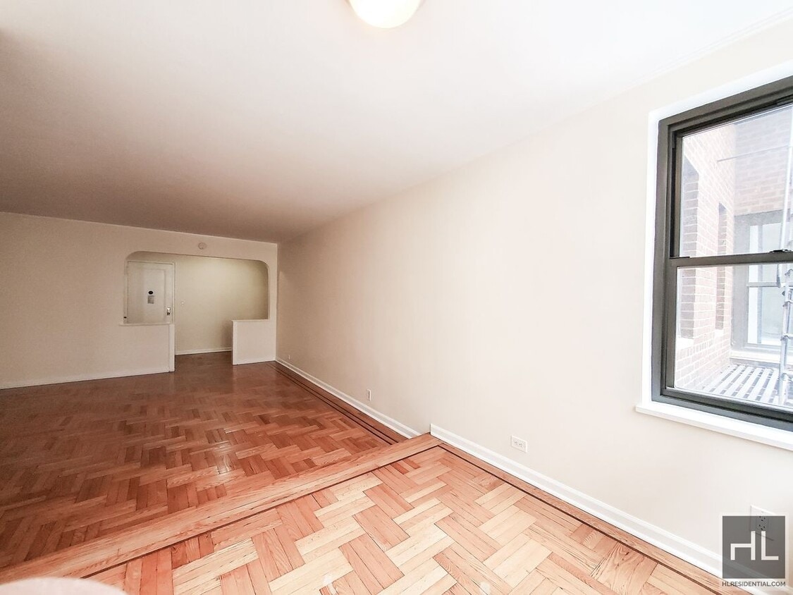 Primary Photo - EAST 24 STREET