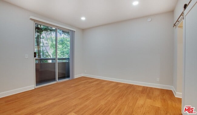 Building Photo - 1401 Ambassador St