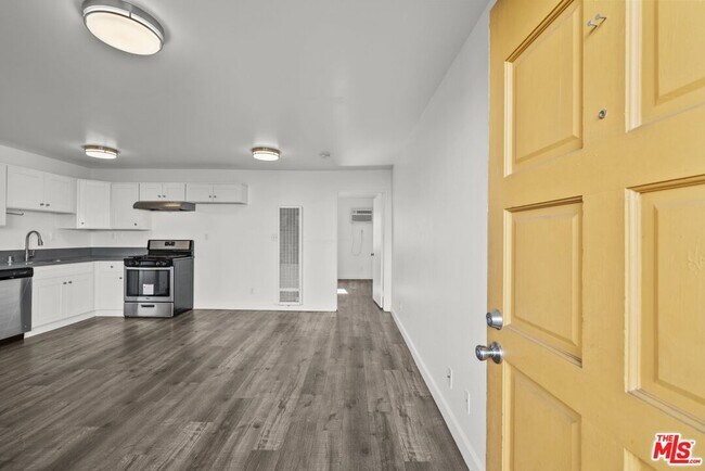 Foto del edificio - 14333 Haynes St
