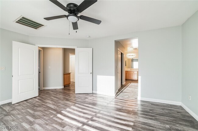 Building Photo - 4024 Benevolent Dr