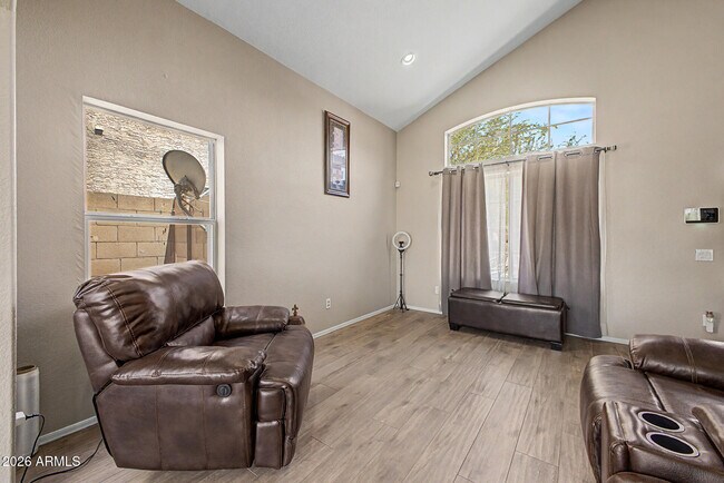 Building Photo - 4518 E Rowel Rd