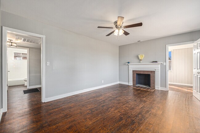 Building Photo - 701 9th Ave S