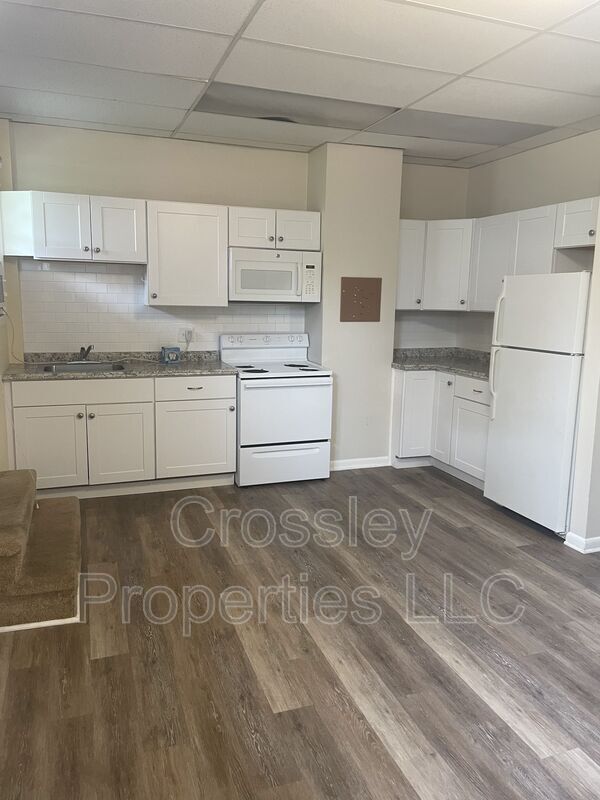 Primary Photo - 29 Stitzer Ave