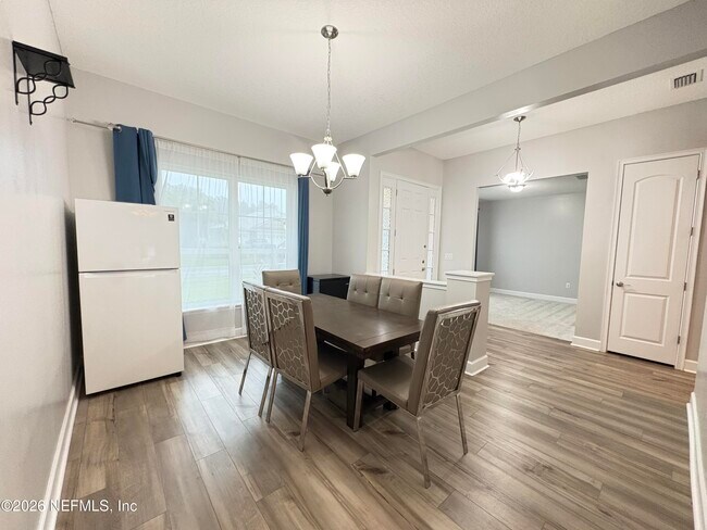 Foto del edificio - 104 Linda Lake Ln