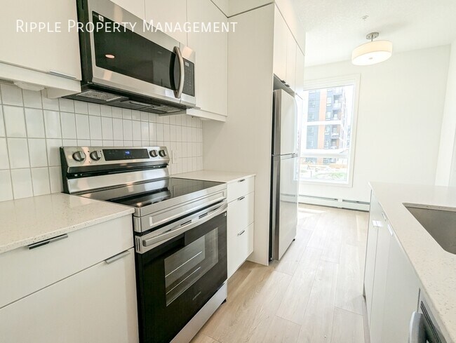 Photo du bâtiment - FANTASTIC 2 BEDS/2 BATHS CONDO