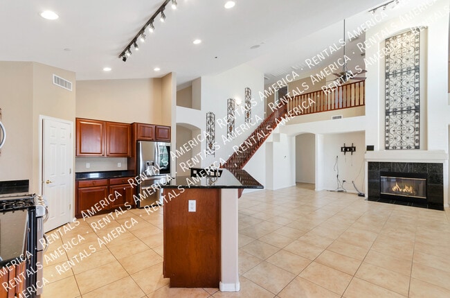 Building Photo - 15549 S Via Puente Azul