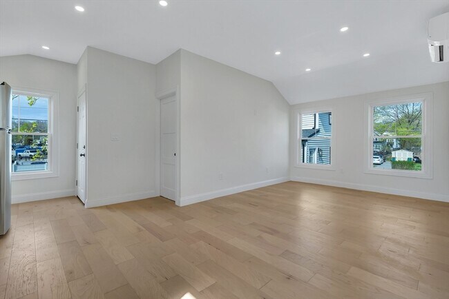 Building Photo - 76 Chilson Ave