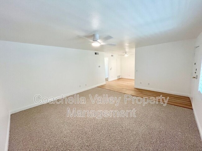 Foto del edificio - 1900 S Palm Canyon Dr